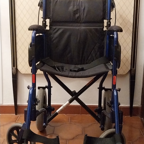 Carrozzina Invacare Alu Lite – vista laterale