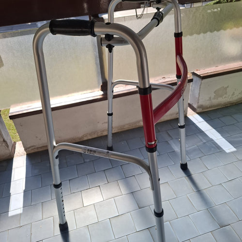 Deambulatore per interni a puntali