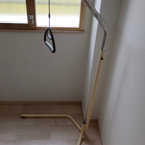 Asta alzapersone da letto/poltrona con base a terra(triangolo incorporato)