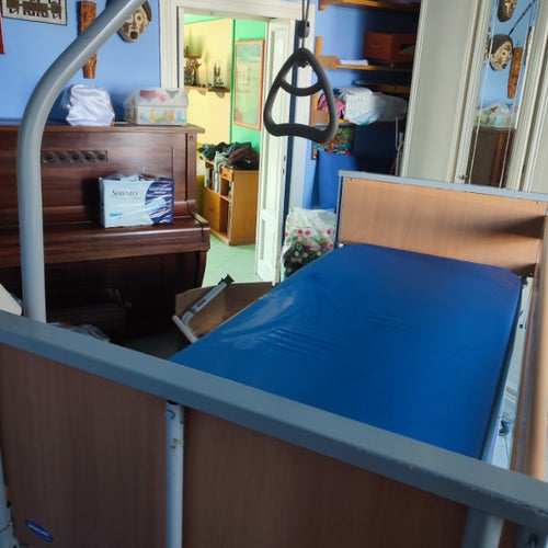 letto elttrico ortopedico per disabili con materasso antidecubito