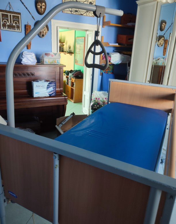 letto elttrico ortopedico per disabili con materasso antidecubito