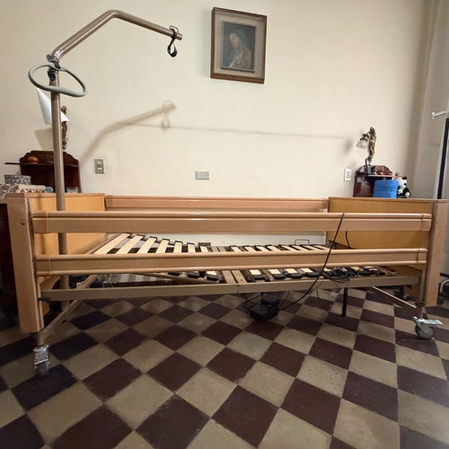 Letto ortopedico elettrico da degenza con sponde e alzamalati