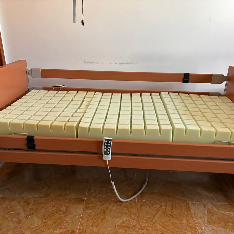 Letto elettrico Bongo Deluxe chiaro praticamente nuovo