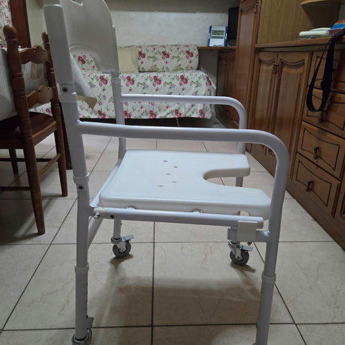 Sedia per doccia con rotelle